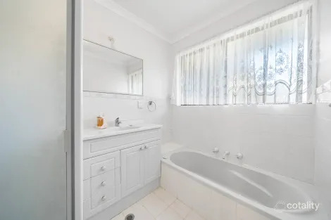Property photo of 15 Glenn Place Duncraig WA 6023