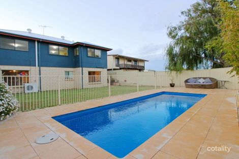 Property photo of 14 Caroline Way Madora Bay WA 6210