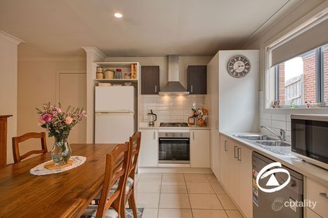 Property photo of 30/11 Hawk Avenue Pakenham VIC 3810
