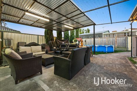 Property photo of 2 Girvan Circuit Endeavour Hills VIC 3802