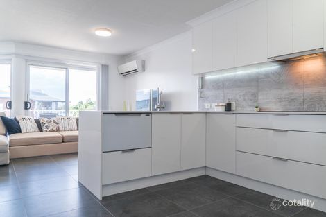 Property photo of 12/155 Wynnum Esplanade Wynnum QLD 4178