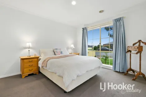 Property photo of 74 Bluehills Boulevard Pakenham VIC 3810