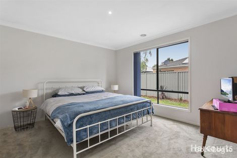 Property photo of 3 Tyndall Street Cranbourne East VIC 3977