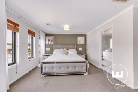 Property photo of 5 Eucumbene Drive Berwick VIC 3806