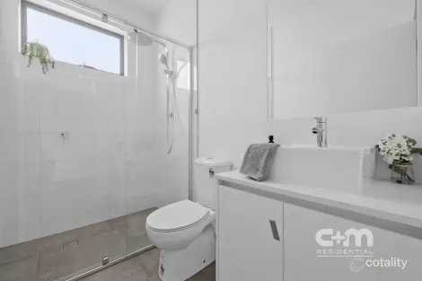 Property photo of 51D Rhodes Parade Oak Park VIC 3046