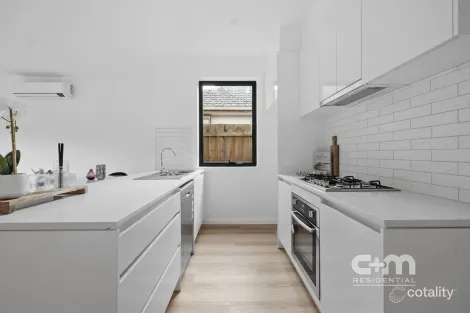 Property photo of 51D Rhodes Parade Oak Park VIC 3046
