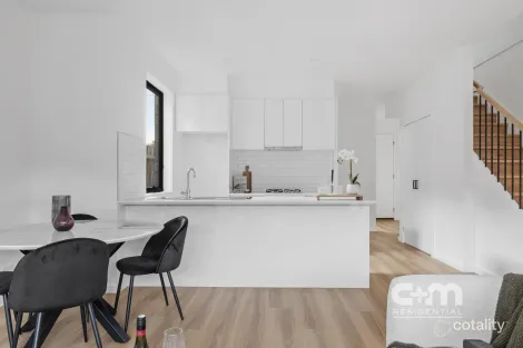 Property photo of 51D Rhodes Parade Oak Park VIC 3046