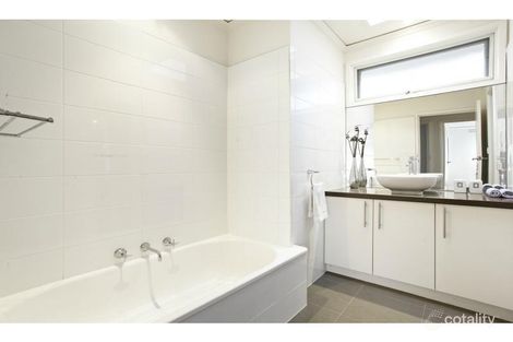 Property photo of 5/32 Linacre Road Hampton VIC 3188