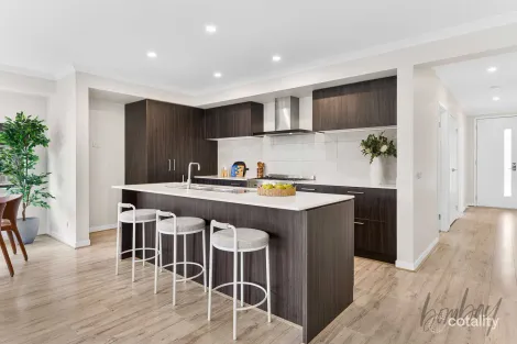 Property photo of 39 Separation Street Mickleham VIC 3064