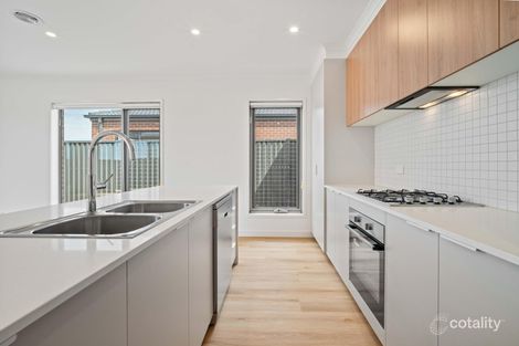 Property photo of 31 Hutchinson Drive Lucas VIC 3350