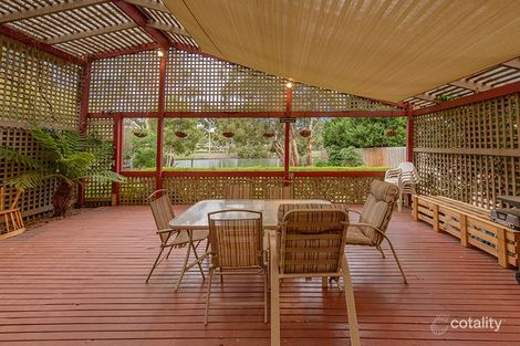 Property photo of 5 Cairn Curren Close Rowville VIC 3178
