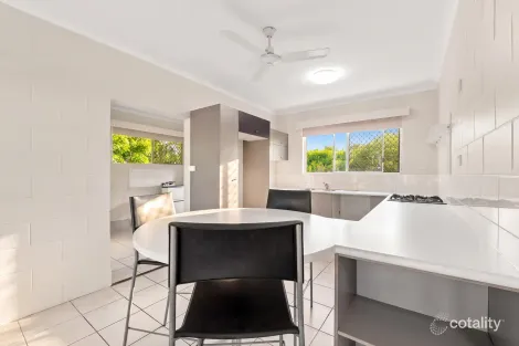 Property photo of 1/7 Jacaranda Close Manunda QLD 4870