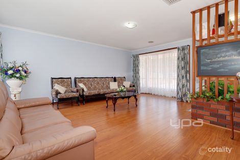 Property photo of 10 Woods Close Meadow Heights VIC 3048