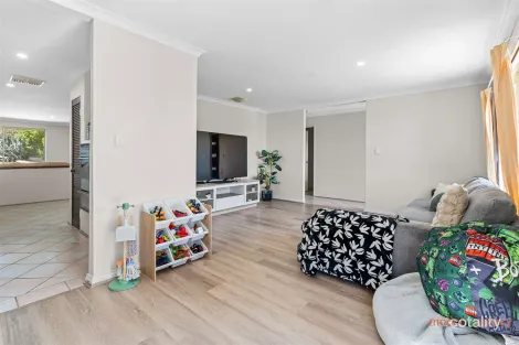 Property photo of 26 Casuarina Drive Halls Head WA 6210