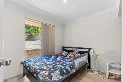 Property photo of 26 Casuarina Drive Halls Head WA 6210