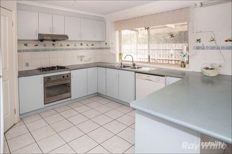 Property photo of 8 Peartree Way Glen Waverley VIC 3150