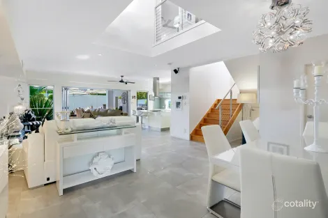 Property photo of 4 Tashey Court Bundall QLD 4217