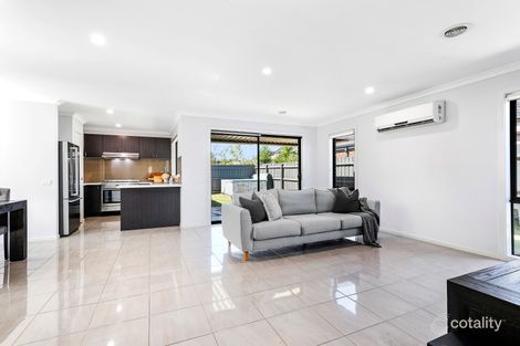 Property photo of 2 Steinbeck Lane Narre Warren VIC 3805