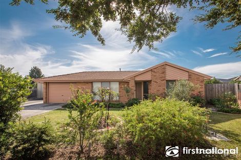 Property photo of 10 Escott Grove Berwick VIC 3806