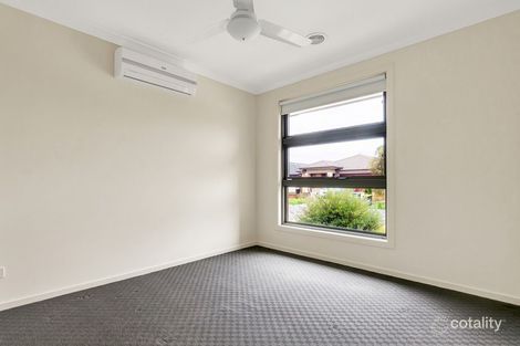 Property photo of 27 Allunga Way Werribee VIC 3030
