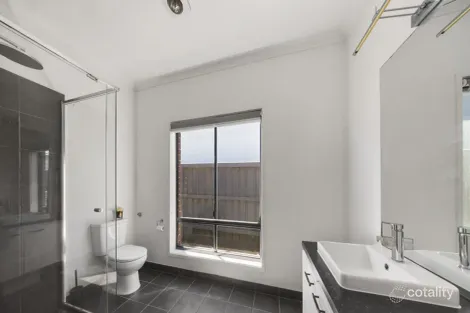 Property photo of 3 Keira Circuit Werribee VIC 3030