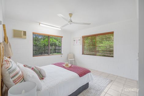 Property photo of 2/100 Greenslopes Street Edge Hill QLD 4870