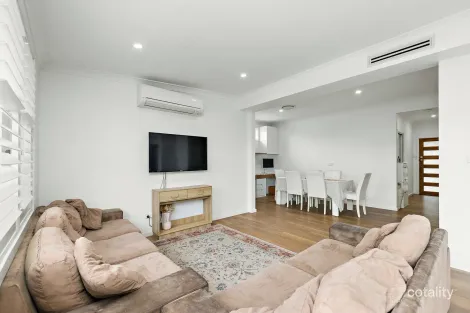 Property photo of 32 Conmurra Circuit Shortland NSW 2307