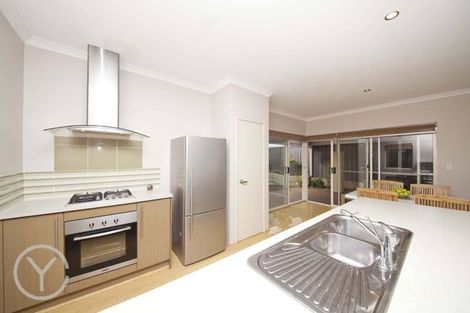 Property photo of 16A Oldham Crescent Hilton WA 6163