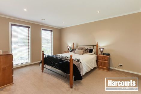Property photo of 17 Trevino Way Cranbourne North VIC 3977