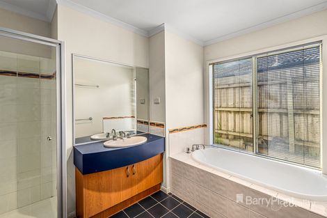 Property photo of 37 Clifton Park Drive Carrum Downs VIC 3201