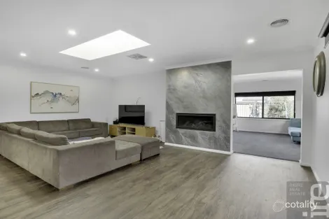 Property photo of 3 Sarakos Circuit Wangaratta VIC 3677