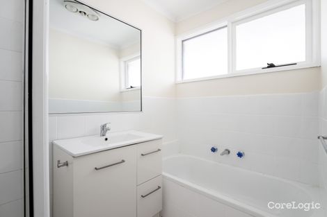 Property photo of 10 Dobell Crescent Werribee VIC 3030