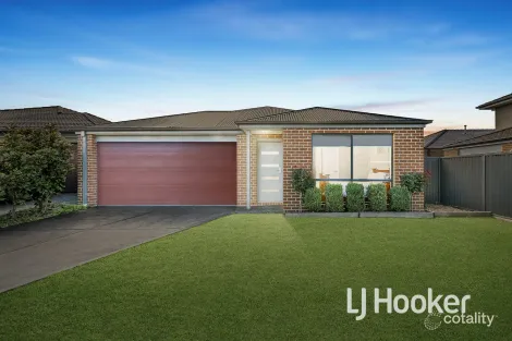 Property photo of 4 Colachise Place Cranbourne East VIC 3977