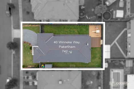 Property photo of 40 Winneke Way Pakenham VIC 3810