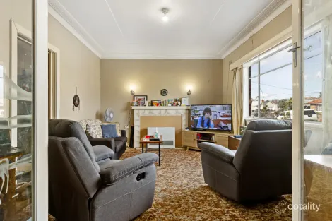 Property photo of 12 Iris Avenue Wendouree VIC 3355