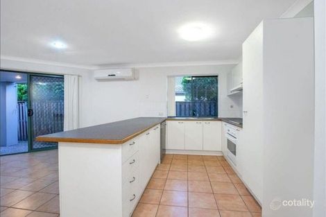 Property photo of 28 Madasin Close Arundel QLD 4214