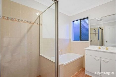 Property photo of 28 Madasin Close Arundel QLD 4214