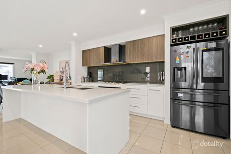 Property photo of 13 Hanover Street Point Cook VIC 3030