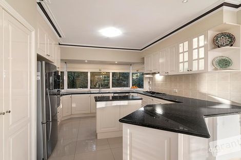 Property photo of 29 Edrington Park Drive Berwick VIC 3806