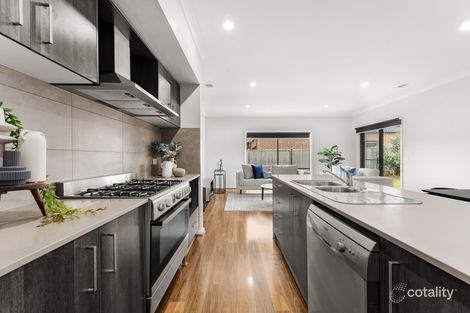 Property photo of 15 Docker Circuit Mickleham VIC 3064