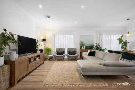 Property photo of 21 Hodgkinson Crescent Panania NSW 2213
