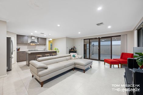 Property photo of 4 Coogee Road Lake Coogee WA 6166