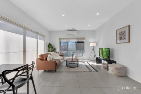 Property photo of 42A Gillingham Crescent Craigieburn VIC 3064
