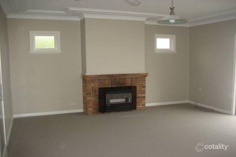 49 Warners Bay Rd, Warners Bay, NSW 2282