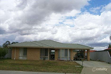 42 Strawberry Dr, Seville Grove, WA 6112