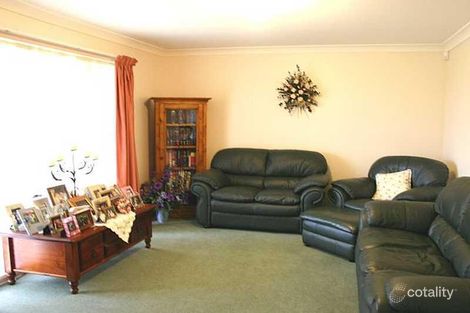 Property photo of 9 Dunvarleigh Crescent Griffith NSW 2680