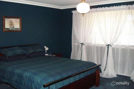 Property photo of 5 Yarnall Place Ferndale WA 6148