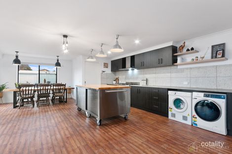 Property photo of 2 Allen Court Rosedale VIC 3847