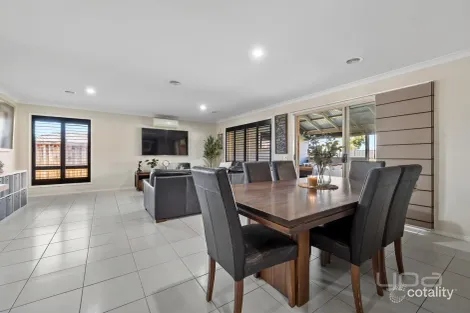 Property photo of 1 Carex Place Brookfield VIC 3338
