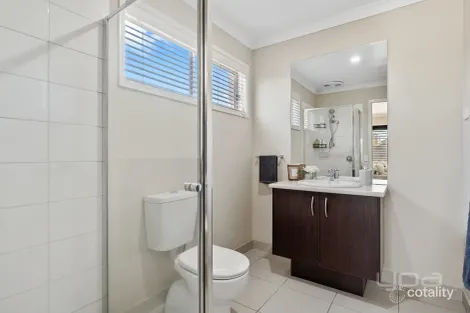 Property photo of 1 Carex Place Brookfield VIC 3338